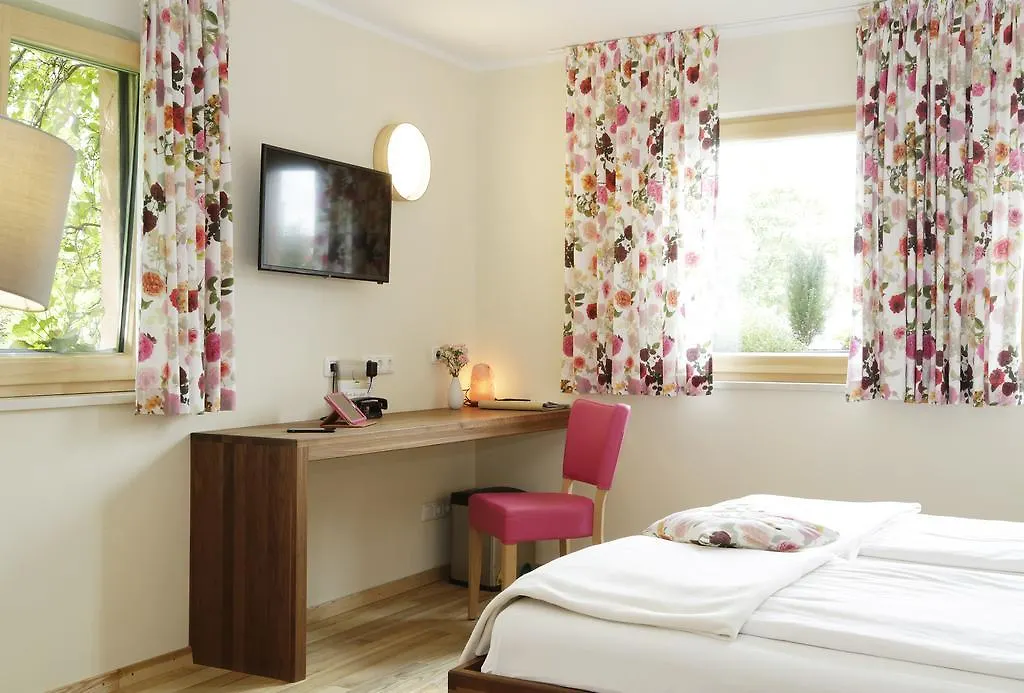 Bio Hotel Bayerischer Wirt Augsburg 4*,